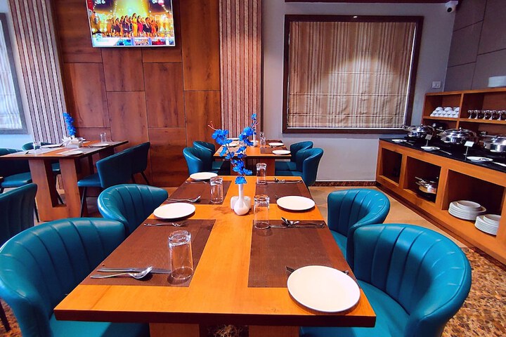 Dining 67 of 102
