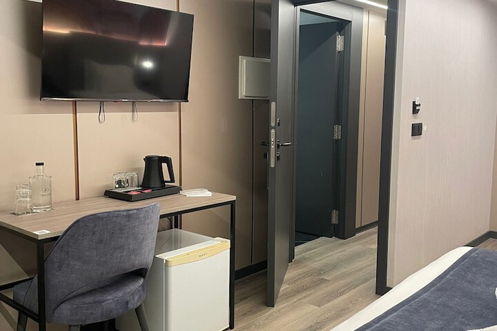 Room 20 of 37