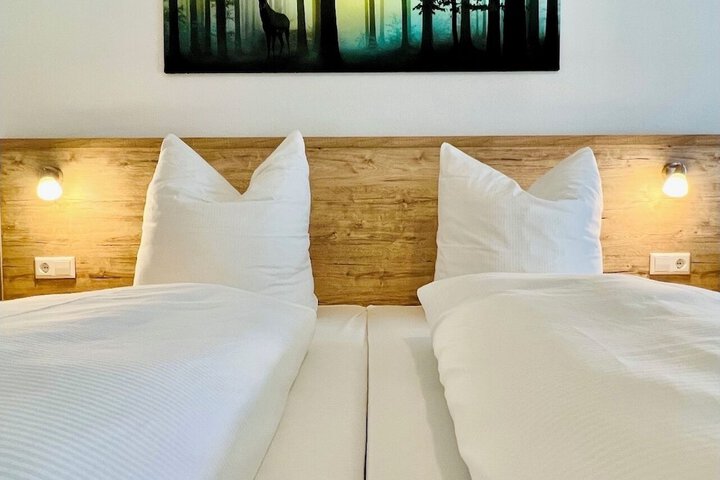 Room 4 of 10