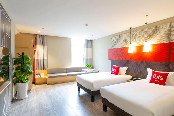 Room 8 of 20