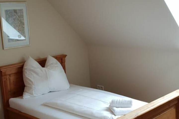 Room 17 of 42
