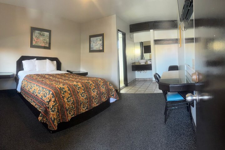 Room 5 of 19