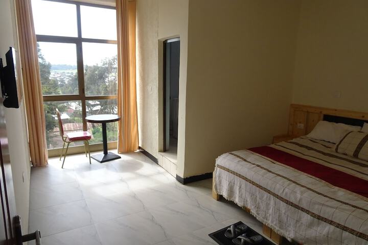 Room 12 of 18