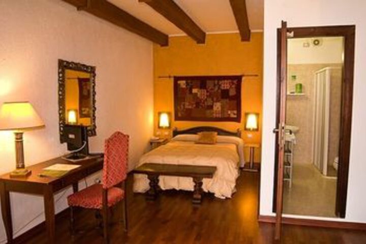 Room 12 of 38