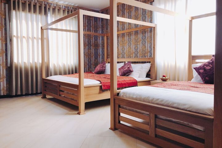 Room 4 of 32