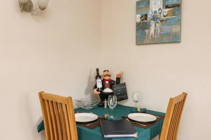 Dining 13 of 13