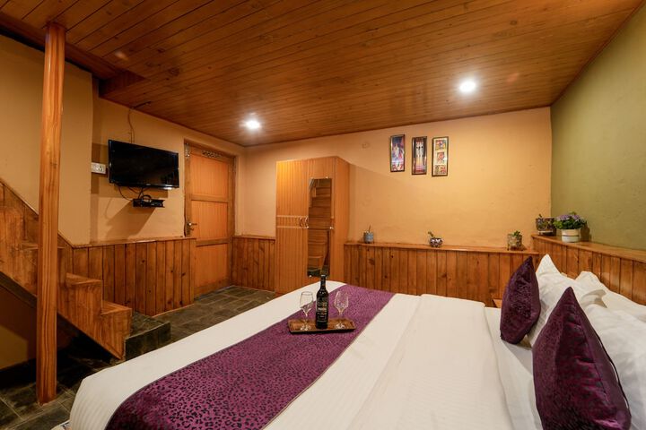 Room 14 of 37