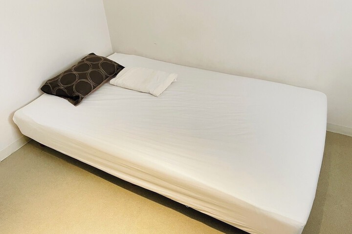 Room 10 of 36