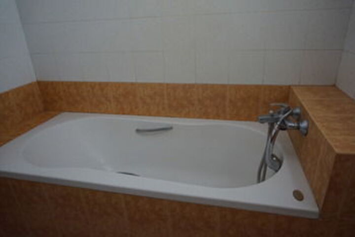 Room 9 of 37