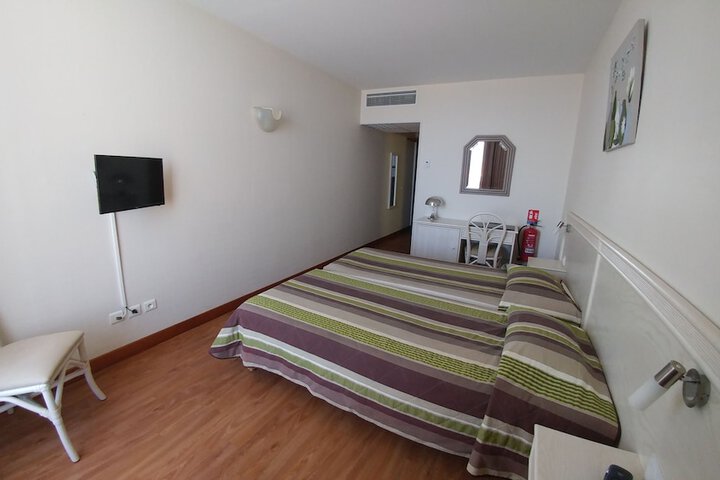 Room 7 of 37