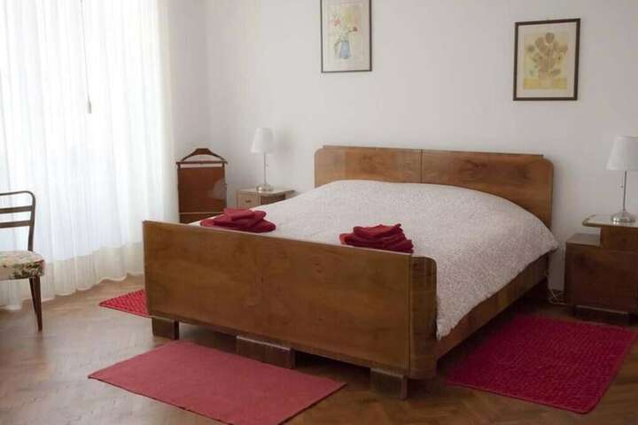 Room 6 of 43