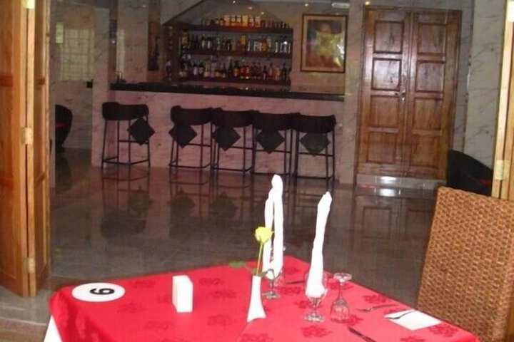 Dining 43 of 98