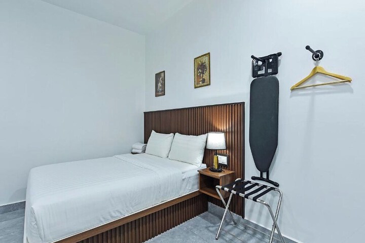 Room 17 of 30
