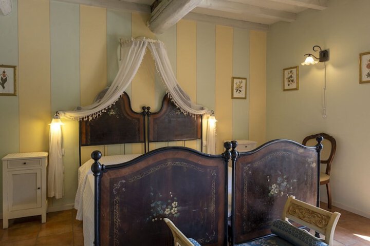 Room 7 of 52