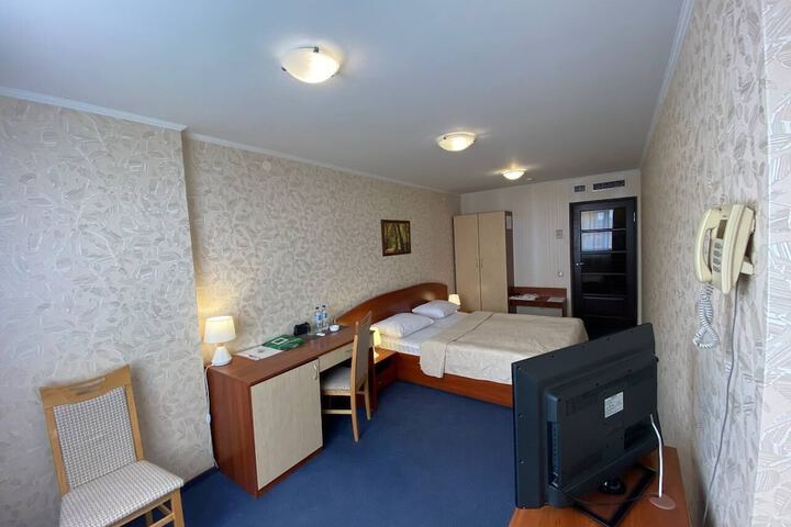 Room 35 of 70