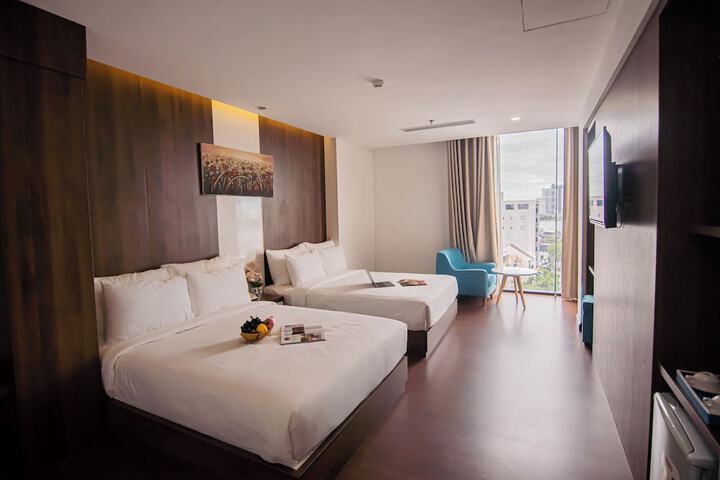 Room 16 of 76