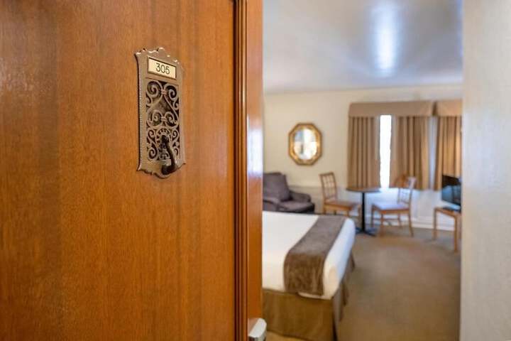 Room 15 of 64