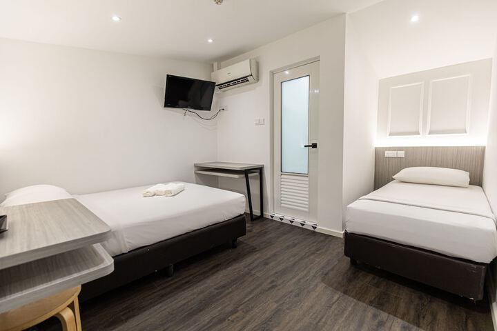 Room 14 of 32