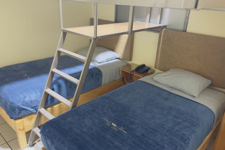 Room 11 of 33