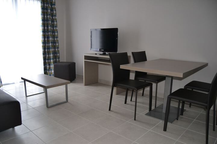 Room 8 of 19