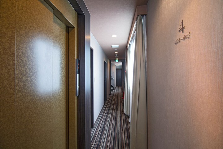 Hotel 2 of 72