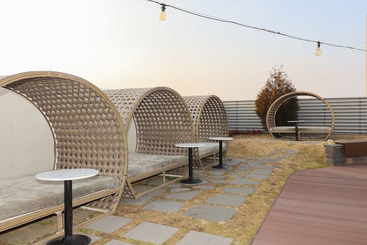 Hotel Exterior 42 of 48