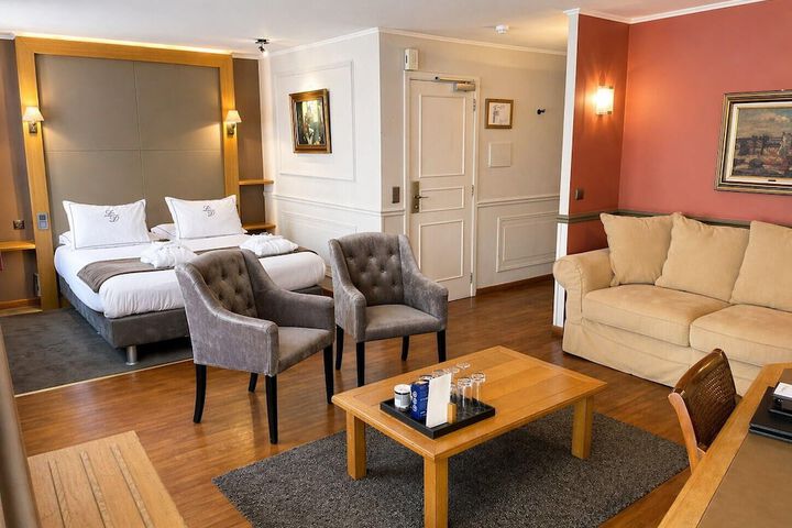 Room 27 of 105
