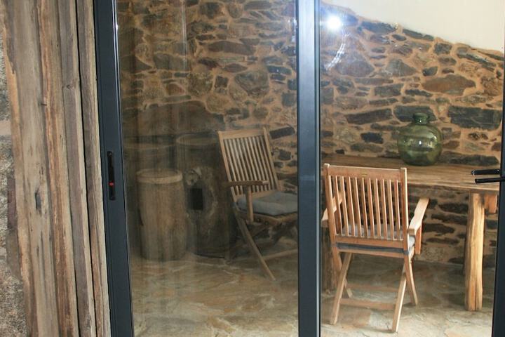 Room 2 of 40