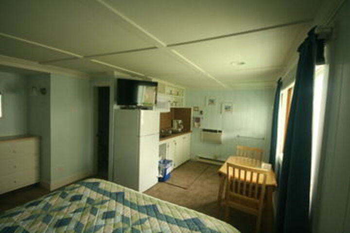 Room 13 of 16