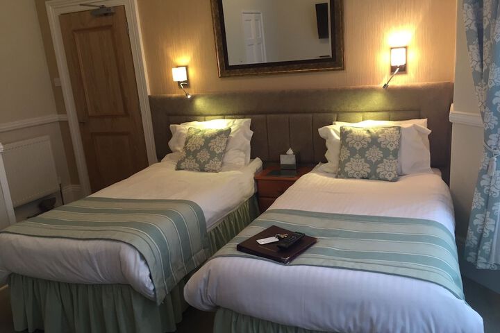 Room 14 of 30