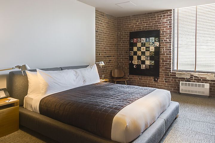 Room 10 of 118
