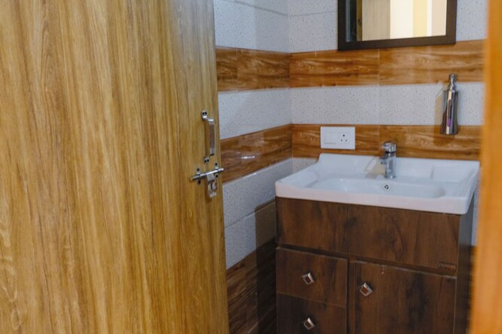 Room 8 of 20