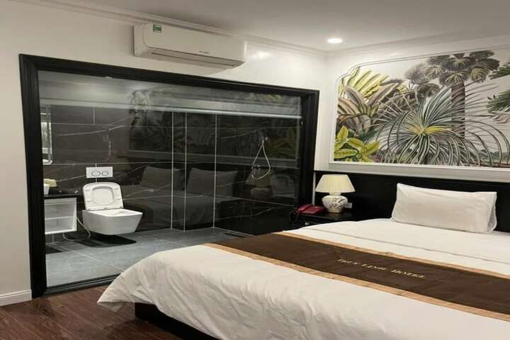 Room 16 of 27
