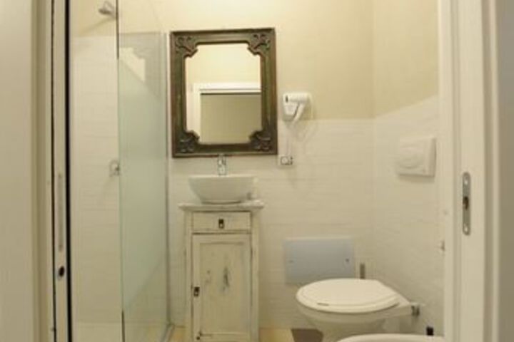 Room 7 of 31