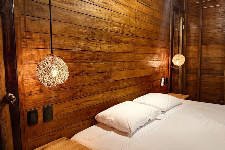 Room 19 of 85