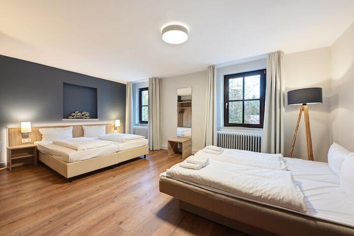 Room 18 of 33