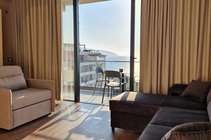 Room 15 of 48