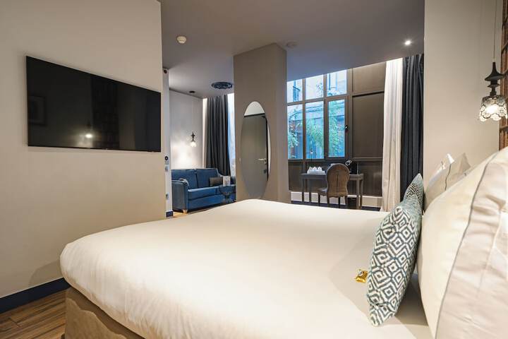 Room 30 of 90