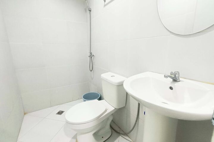 Room 9 of 18