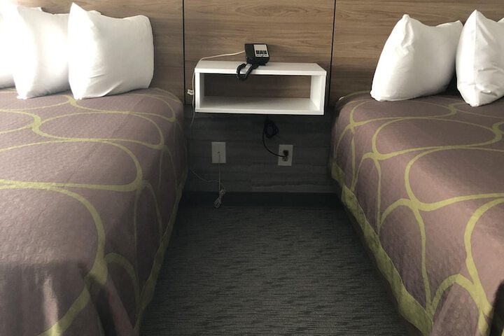 2 Double Beds (3 of 14)