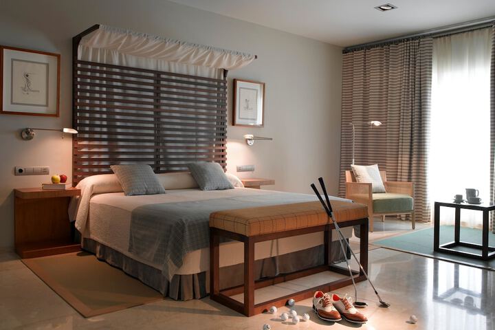 Room 3 of 27
