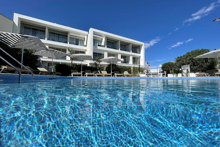 Pool 6 of 10