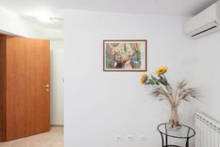 Room 54 of 59