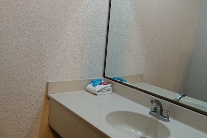 Room 17 of 47