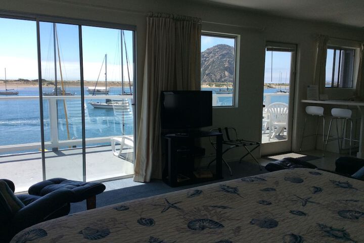 Room 6 of 125