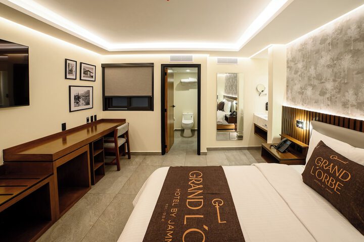 Room 9 of 19