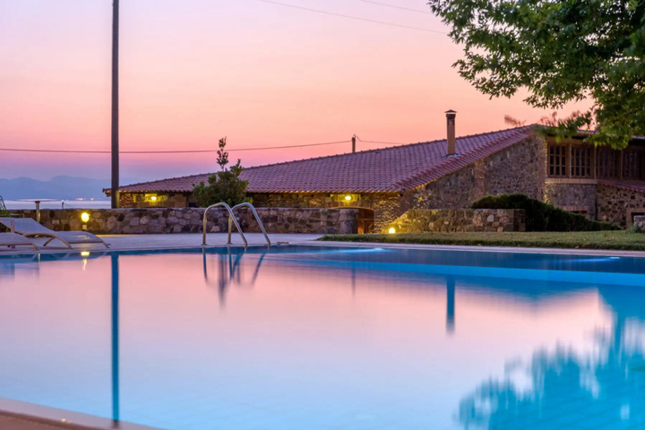 Pool 8 of 18