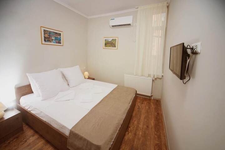 Room 10 of 56