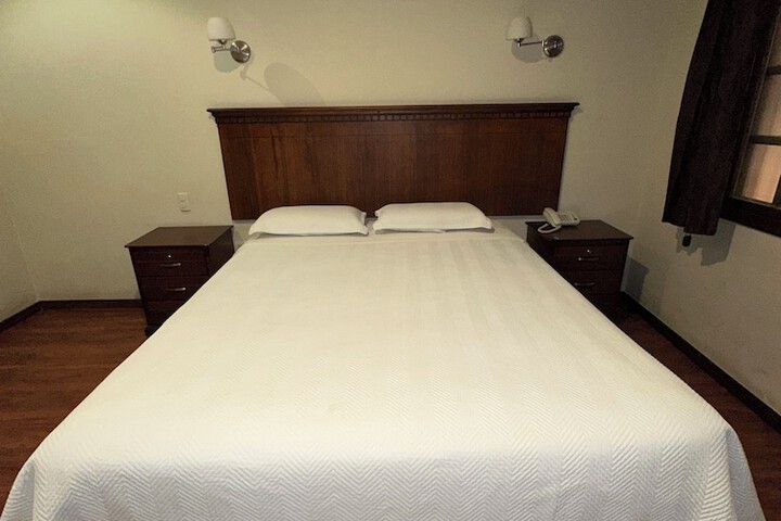 Room 66 of 132