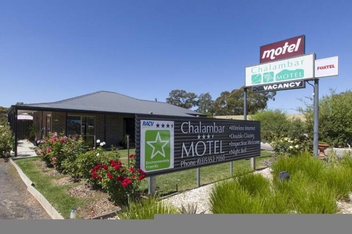 Exterior of Chalambar Motel